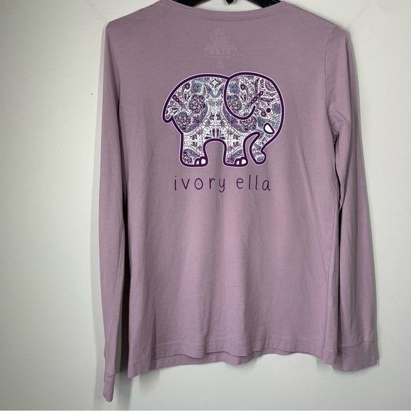 Ivory Ella Nightshade Frosted Paisley
Long-Sleeve Tee Size Medium - Picture 7 of 10